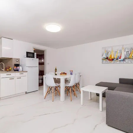 Grosser Pool Mit Salzelektrolyse Unweit Heilschlamm Bucht Apartmán