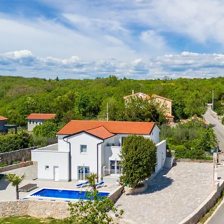 Grosser Pool Mit Salzelektrolyse Unweit Heilschlamm Bucht Daire *