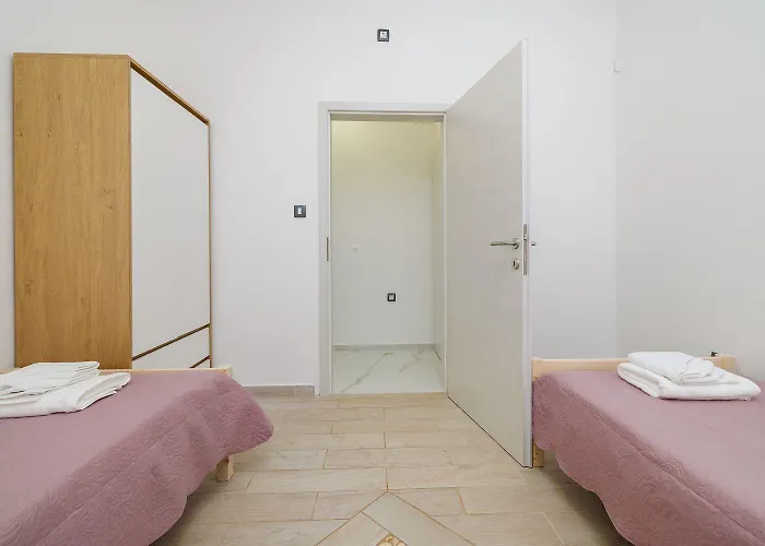 Grosser Pool Mit Salzelektrolyse Unweit Heilschlamm Bucht Διαμέρισμα
