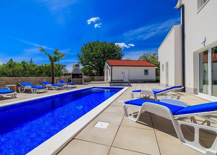Grosser Pool Mit Salzelektrolyse Unweit Heilschlamm Bucht Διαμέρισμα