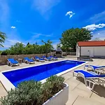 Grosser Pool Mit Salzelektrolyse Unweit Heilschlamm Bucht Διαμέρισμα