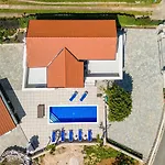 Διαμέρισμα Grosser Pool Mit Salzelektrolyse Unweit Heilschlamm Bucht Kras