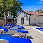 Διαμέρισμα Grosser Pool Mit Salzelektrolyse Unweit Heilschlamm Bucht